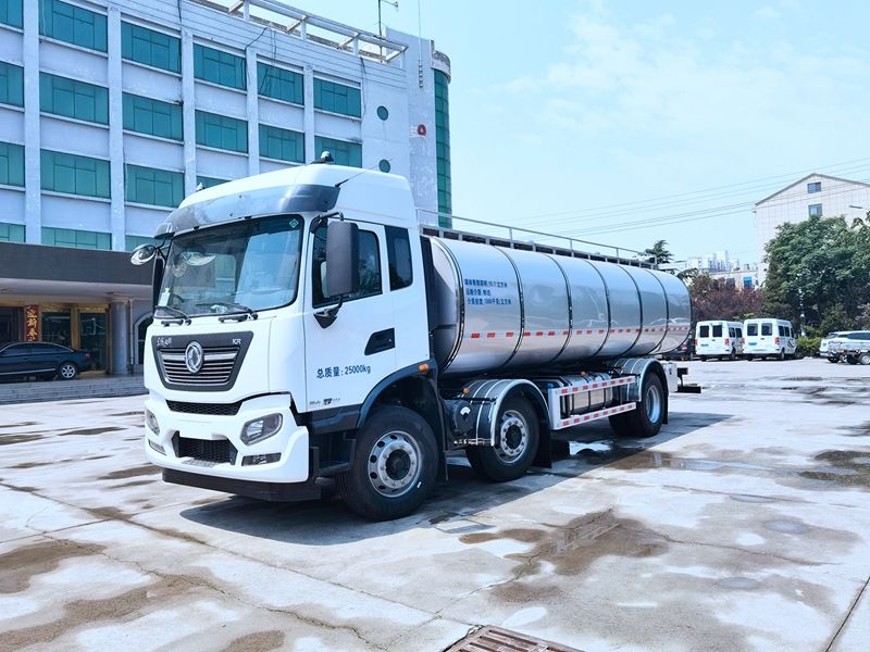 鮮奶運輸車（15.1立方東風天錦）